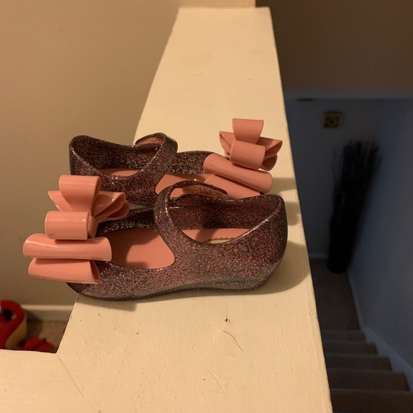 Shoes - Picture 4 of 5